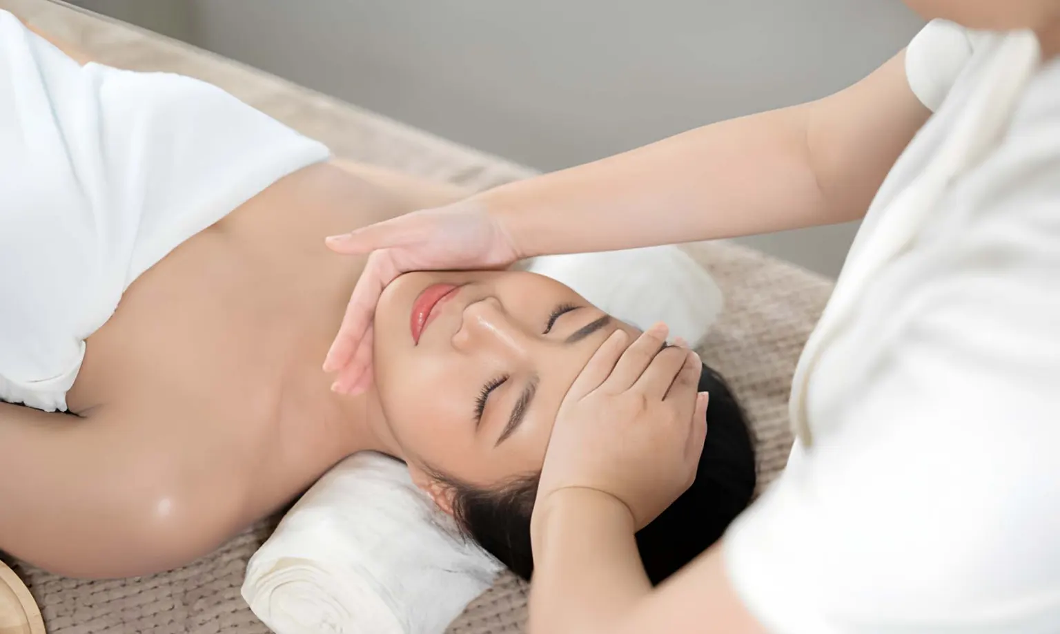 Natural glowing facial Melbourne spa Natural Glowing Facial Melbourne Spa Experience