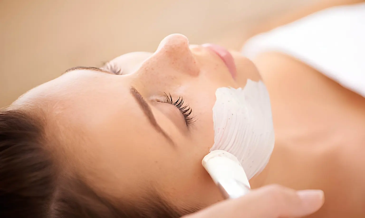 Relaxing Facial Treatment Near Melbourne CBD