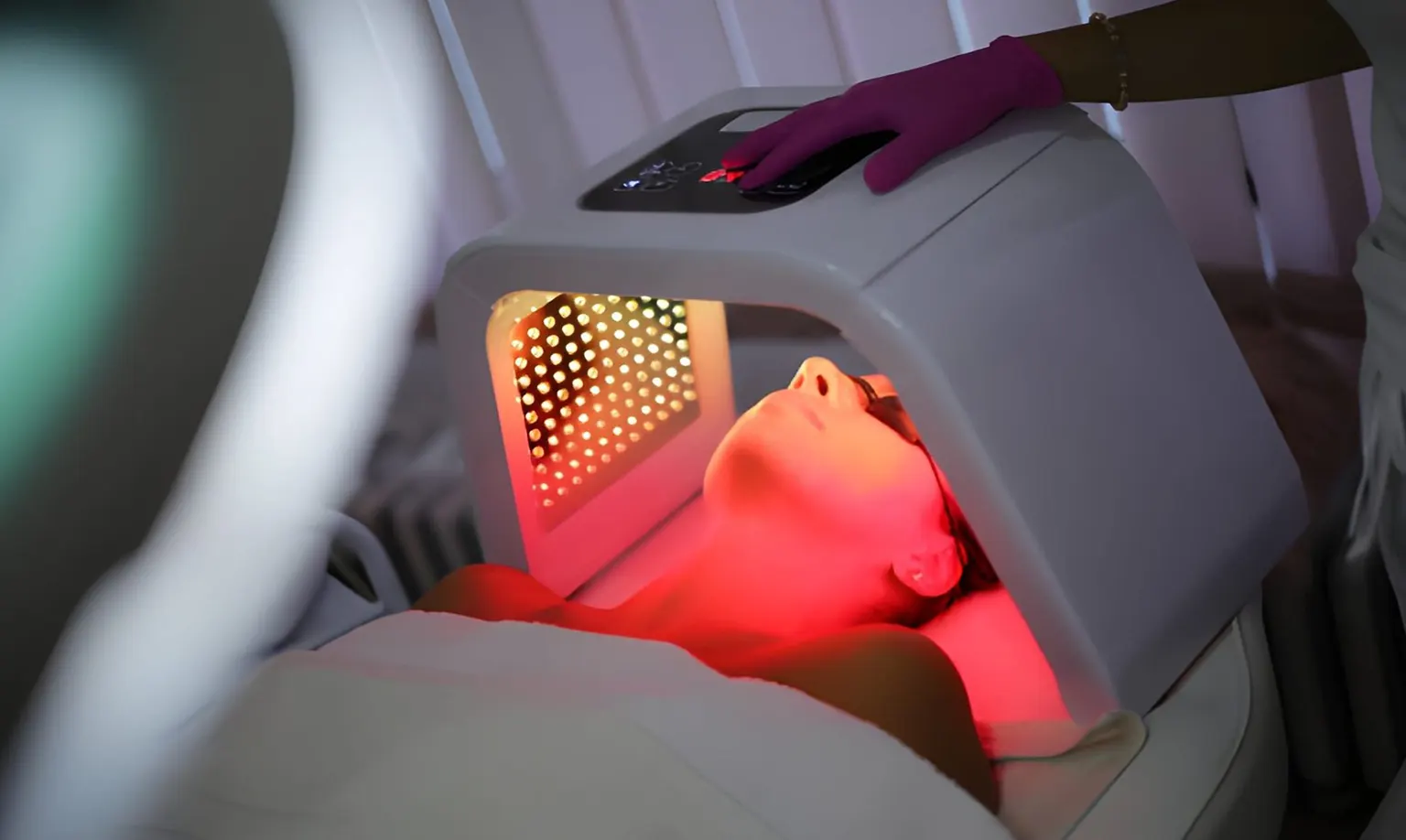 Best LED Facial Treatment Near Melbourne City